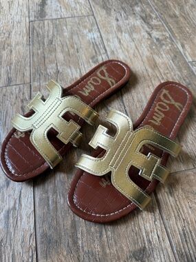 Sam Edelman Women's Bay Cutout Slide Sandal in Molten Gold 41